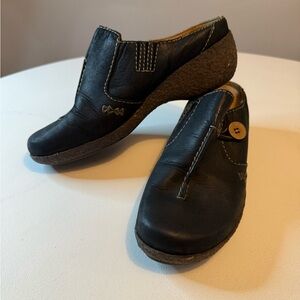 Black Timberland clogs